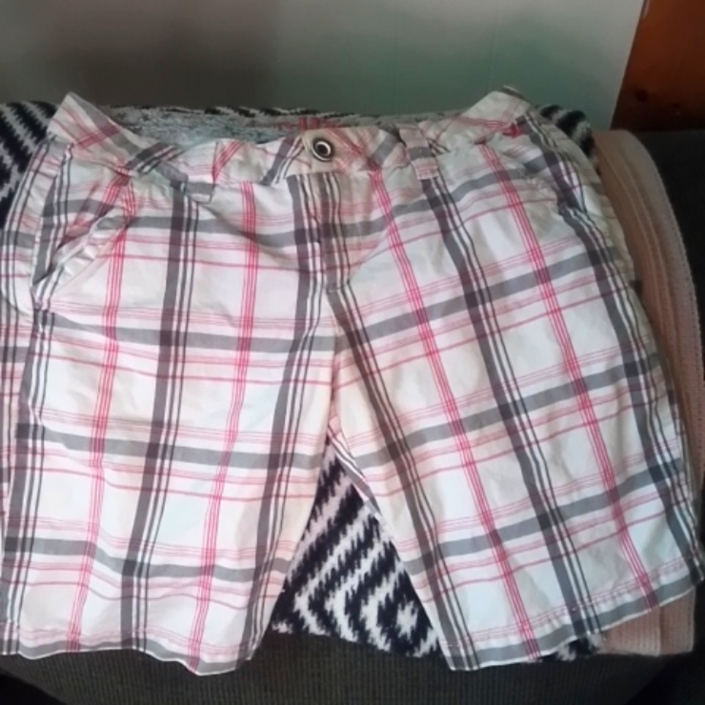 Women size 7 nollie bermuda shorts